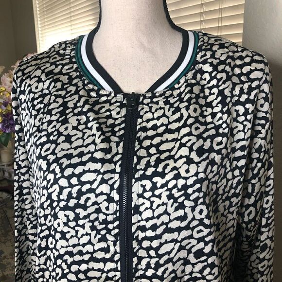 NEW Kori America Silky Black and White Animal Print Bomber Style Jacket NWT - Picture 3 of 15